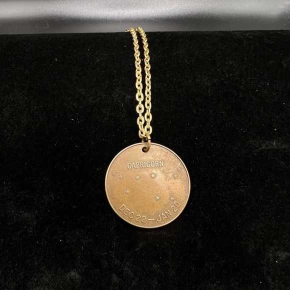 Vintage Zodiac Horoscope Pendant Capricorn - Picture 2 of 2